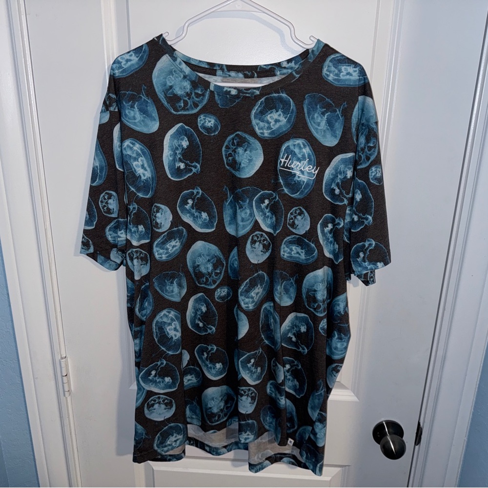 Hurley Blue and White Graphic T-Shirt XXL *Measurements Added